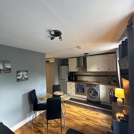 Lovely 2 Bedrooms Apartment Londres Exterior foto