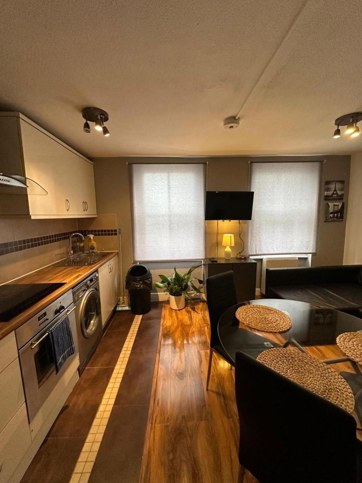 Lovely 2 Bedrooms Apartment Londres Exterior foto