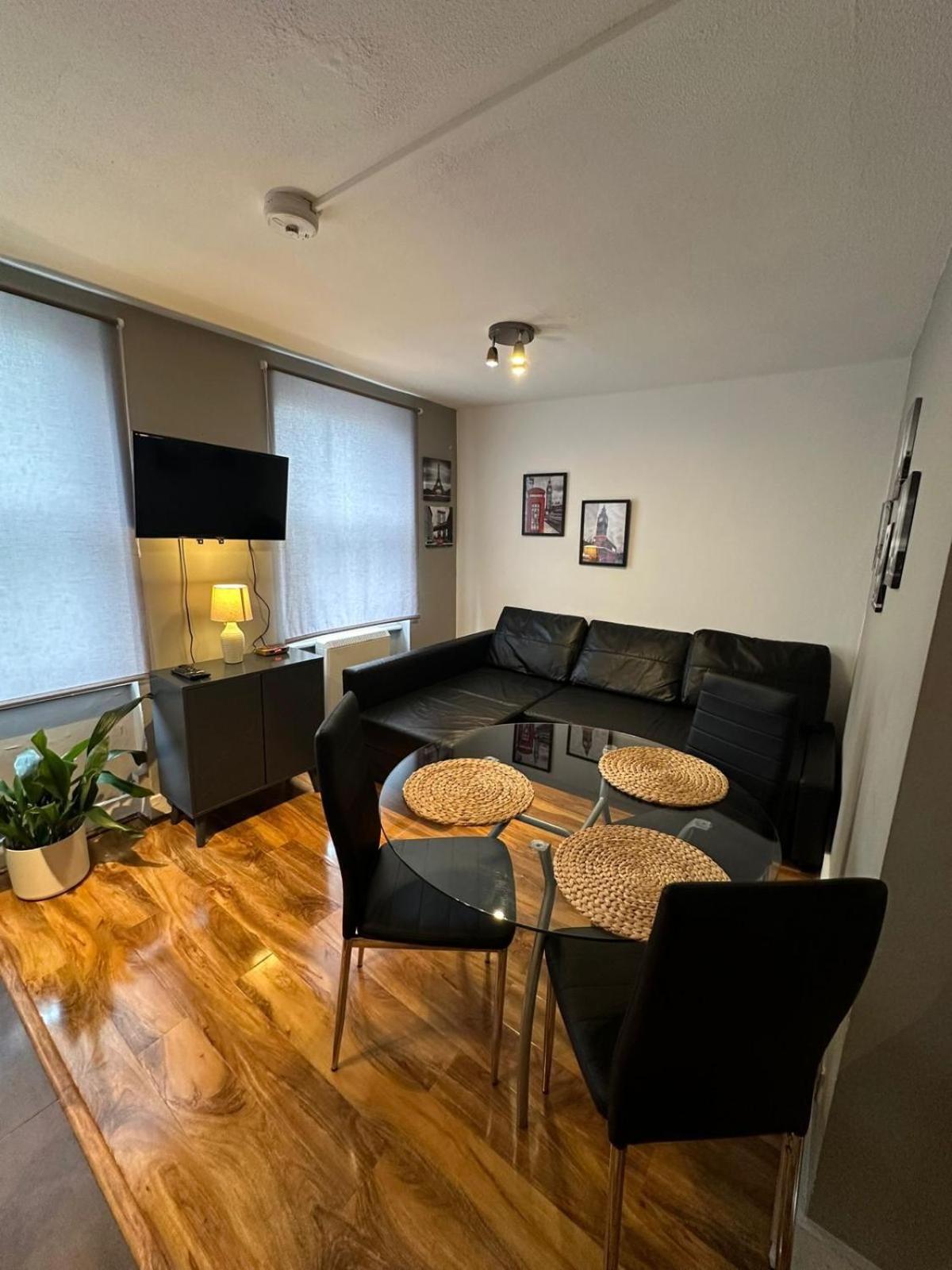 Lovely 2 Bedrooms Apartment Londres Exterior foto