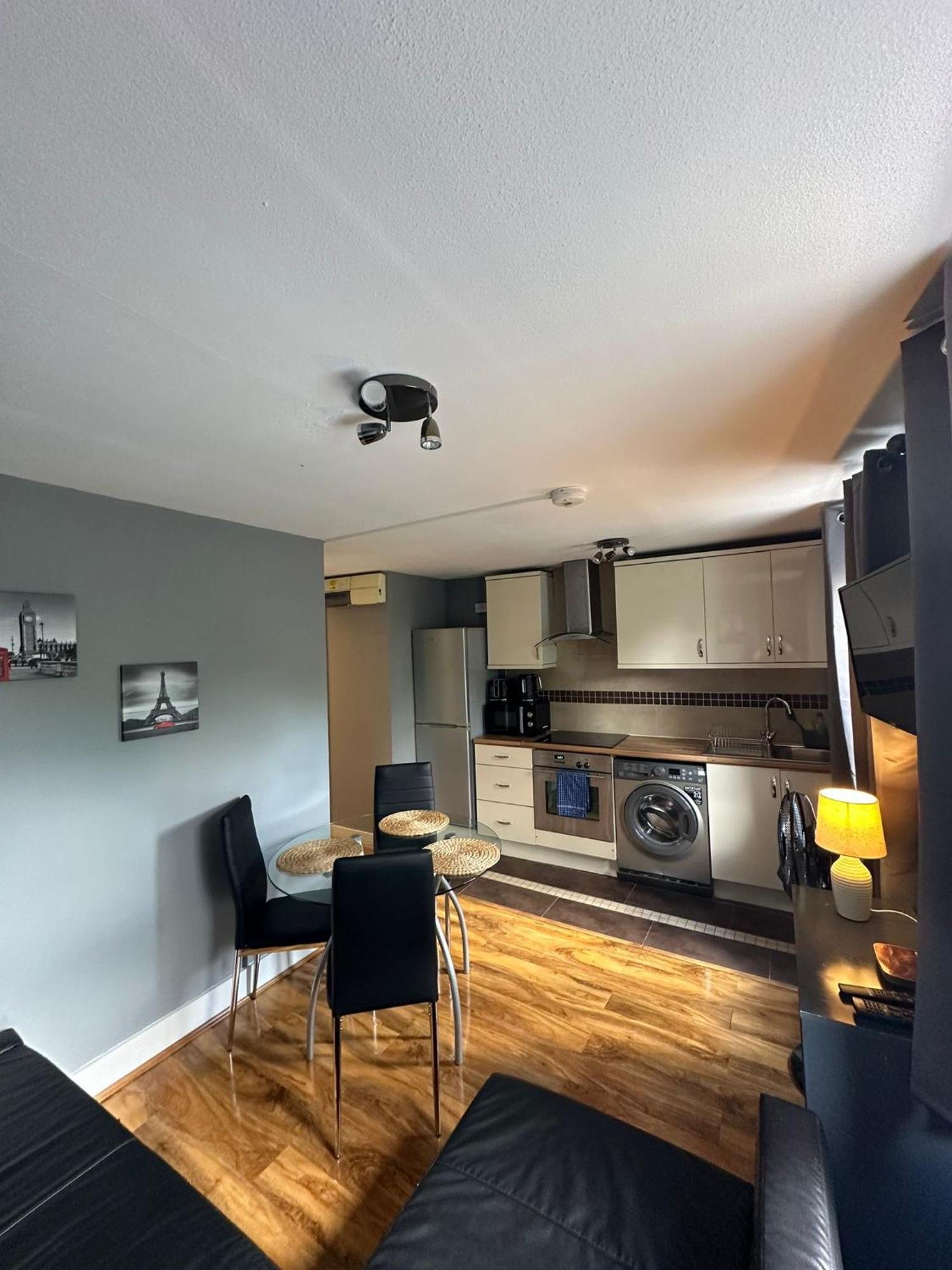 Lovely 2 Bedrooms Apartment Londres Exterior foto